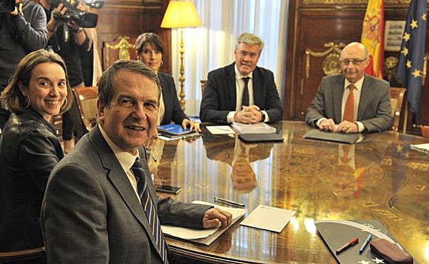 Momento de la firma del acuerdo.