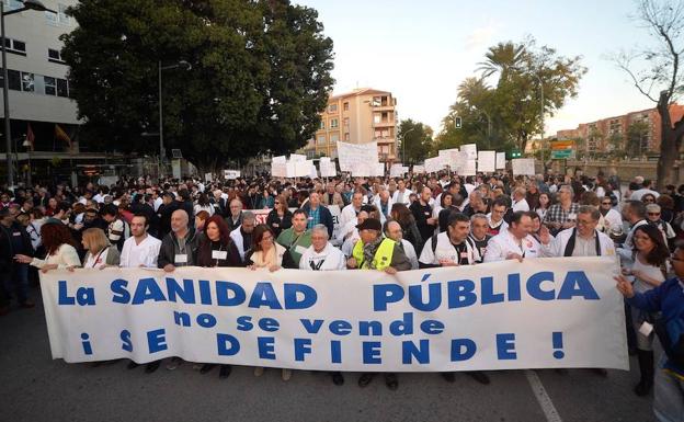 Imagen. Manifestación de la Marea Blanca en Murcia. 