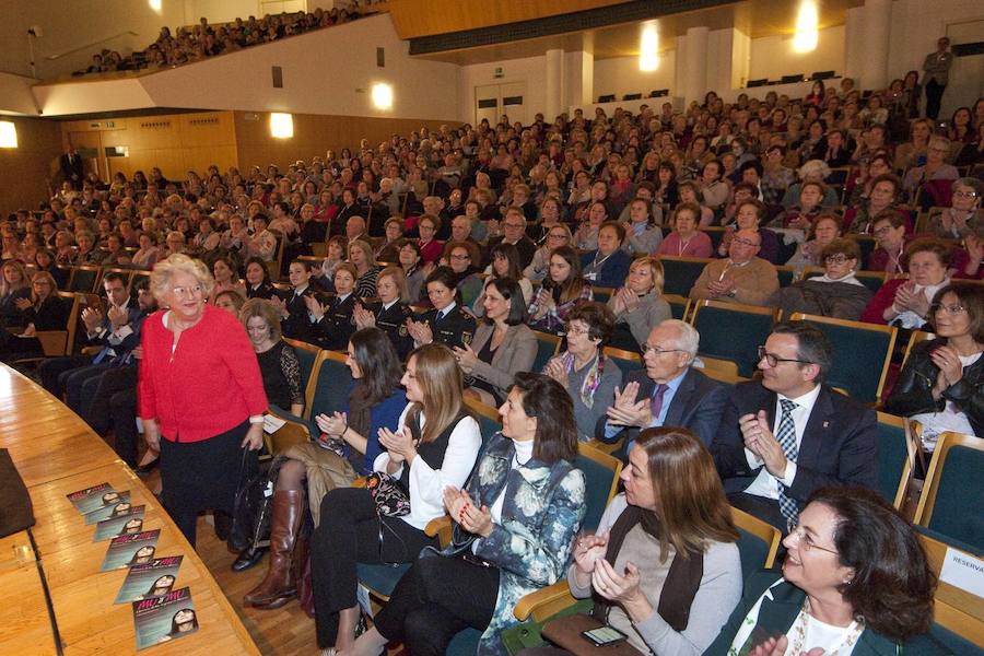 La presidenta de la Asociación Thader Consumo reclama la conciliación real y la cotización de las amas de casa para lograr la igualdad
