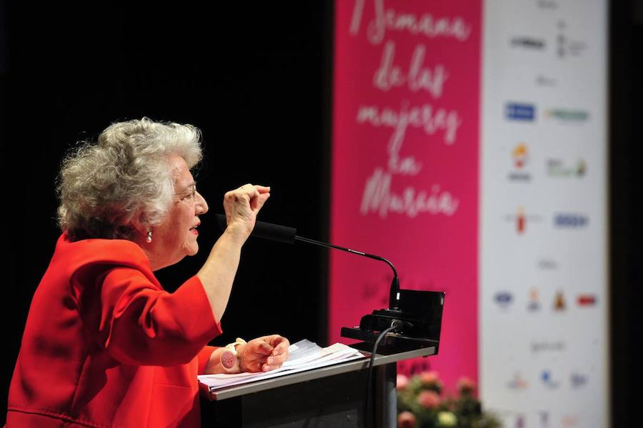 La presidenta de la Asociación Thader Consumo reclama la conciliación real y la cotización de las amas de casa para lograr la igualdad