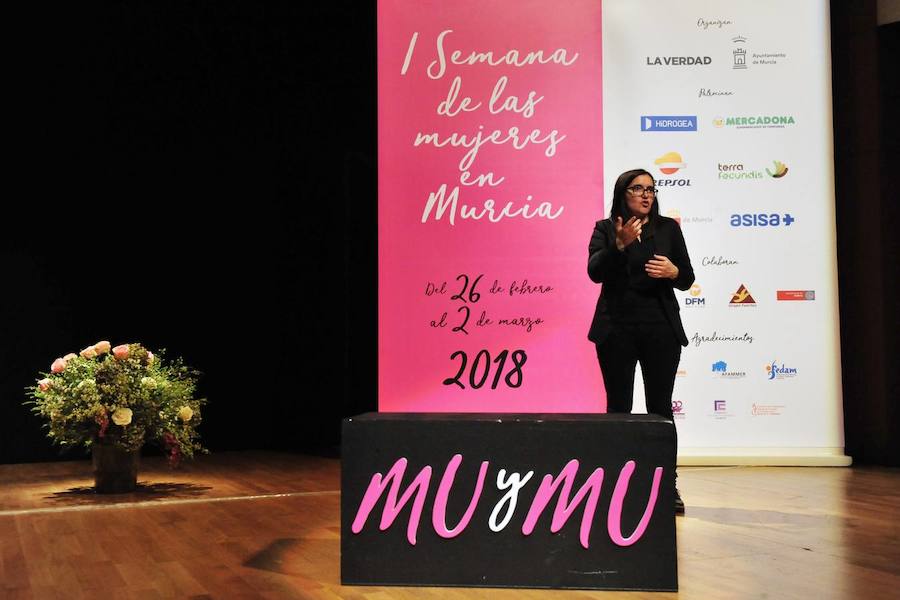 La presidenta de la Asociación Thader Consumo reclama la conciliación real y la cotización de las amas de casa para lograr la igualdad