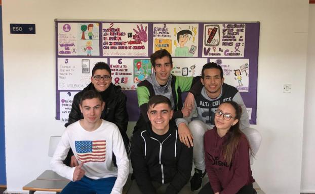 Los del Río. Desde el colegio Jaime Balmes de Cieza escribe este equipo que conforman Pablo, Israel, Aitor, Francisco, Daniel y Érika, todo supervisado por el profesor Mariano Ortiz.