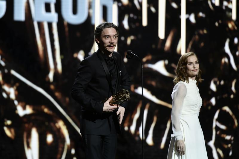 Penélope Cruz ha recibido el César de Honor del cine francés de manos de Almodovar