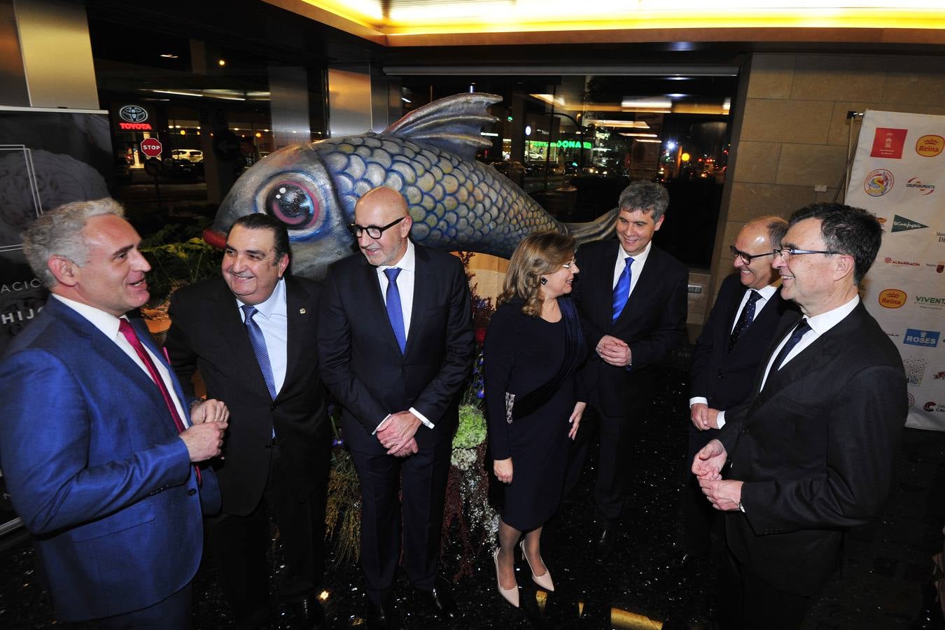 Casi mil personas celebran la tradicional cena de gala del Entierro de la Sardina