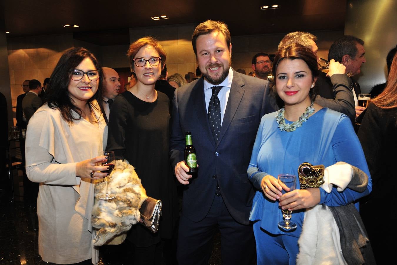 Casi mil personas celebran la tradicional cena de gala del Entierro de la Sardina