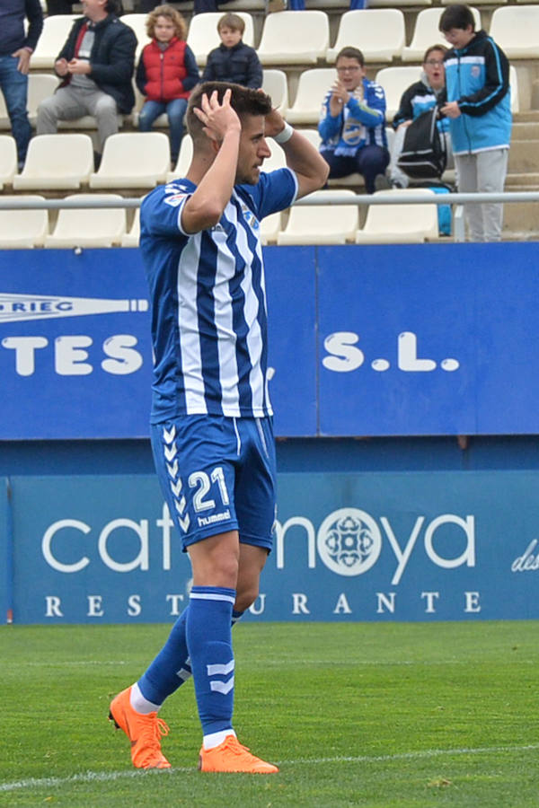 Un penalti de Fran Cruz en el último minuto provoca la decimonovena derrota del Lorca FC, que sigue a 15 puntos de la salvación a falta de 13 jornadas para el final del campeonato