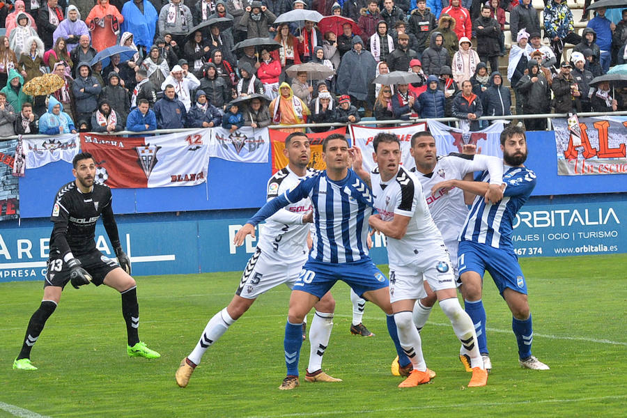 Un penalti de Fran Cruz en el último minuto provoca la decimonovena derrota del Lorca FC, que sigue a 15 puntos de la salvación a falta de 13 jornadas para el final del campeonato