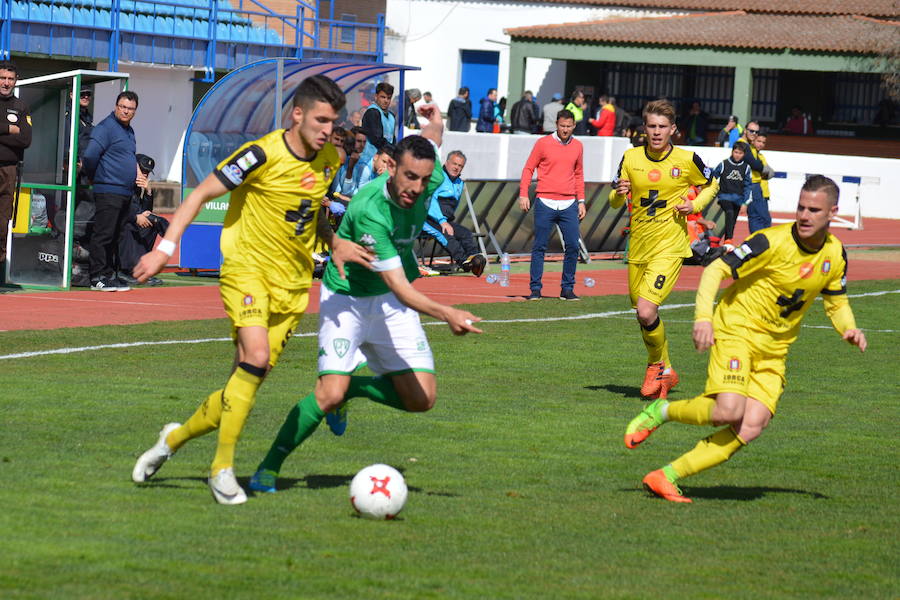 Un penalti cometido por Lulu en el último minuto provoca la derrota del conjunto de Mario Simón que, tras dos victorias consecutivas, se queda a cuatro puntos de la promoción de descenso