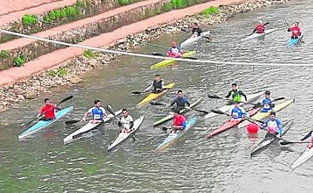Preparados para la salida de una de las pruebas.
