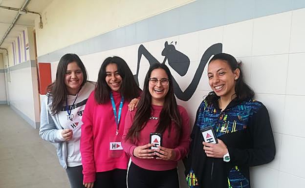 Hplay #2. También del IES Antonio Hellín Costa se ha inscrito este grupo cuyas componentes se llaman Naoual, Oiafaa, Oidade y Nassiba, dirigidas por José Hernández.