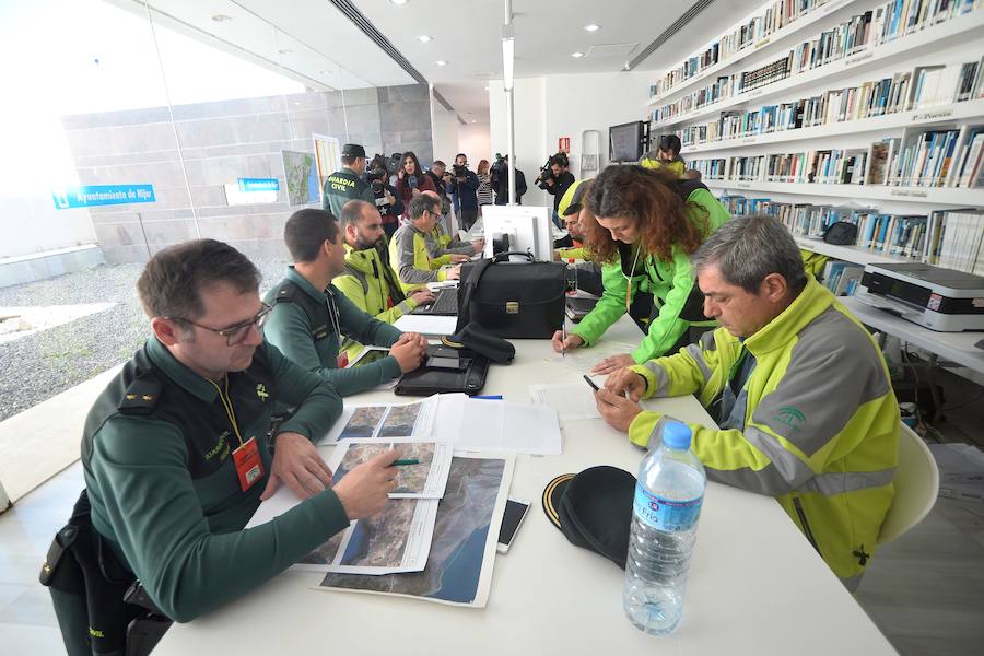 Un total de 169 efectivos de Bomberos, Policía Local, Protección Civil, Servicios de Emergencias y Policía Nacional de la Región acuden a Níjar, desde el pasado día 2, para trabajar voluntariamente en la búsqueda del niño desaparecido. ‘La Verdad’ les acompañó en el rastreo