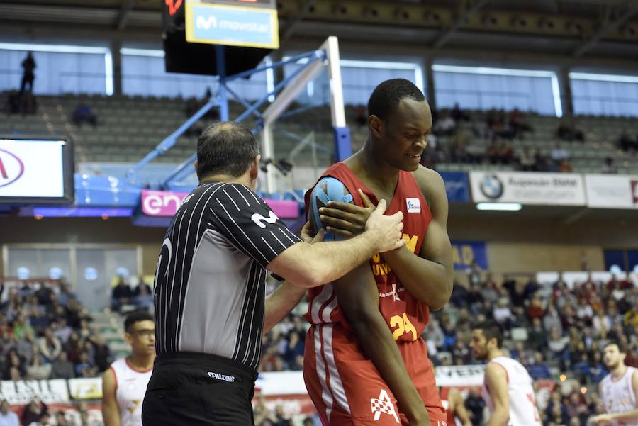 Los murcianos ganan por primera vez en un mes y medio en un partido competido que desniveló Urtasun como base. El final parecía plácido, pero un parcial de 2-12 en los últimos cuatro minutos dio incluso opción de empate al Burgos