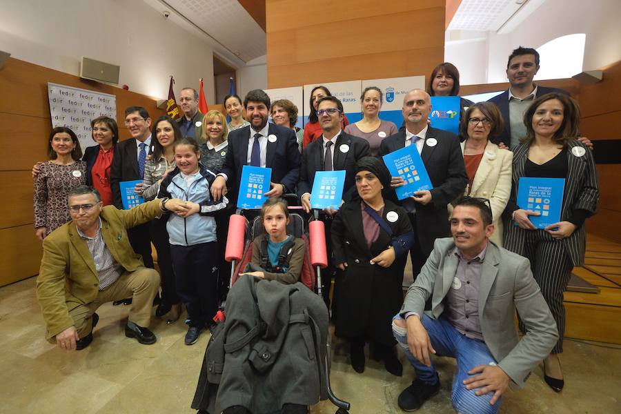 La Comunidad pone en marcha un plan integral que incluye 189 medidas en Sanidad, Educación, servicios sociales e investigación