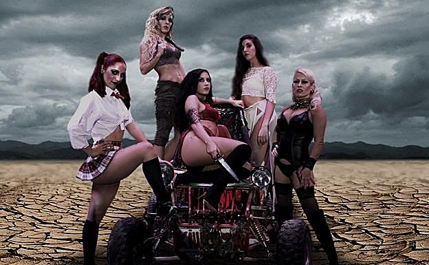 Elenco femenino del espectáculo.