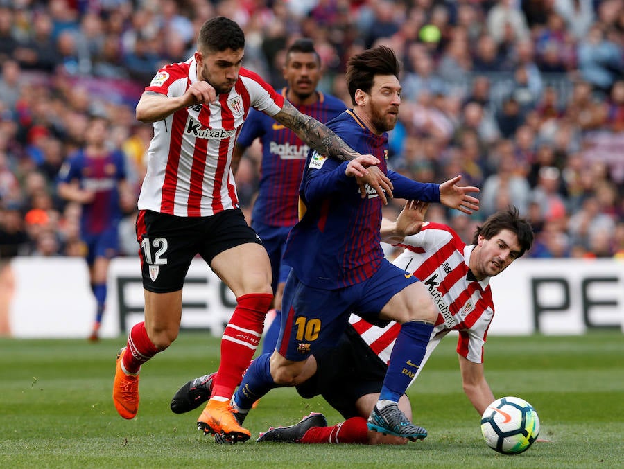 Alcácer y Messi ponen tierra de por medio ante un Athletic que persigue sombras en el Camp Nou.