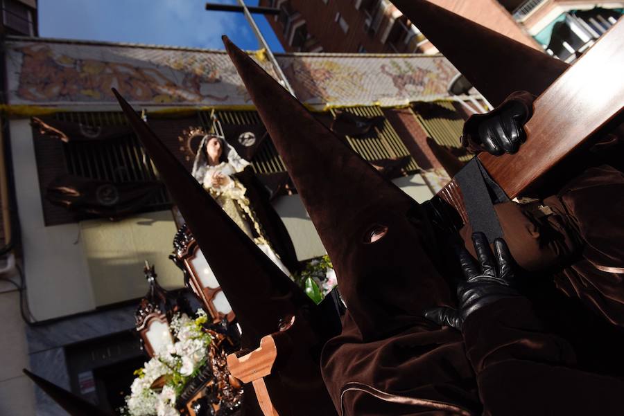 La agrupación incorporó este año un nuevo manto de la Virgen