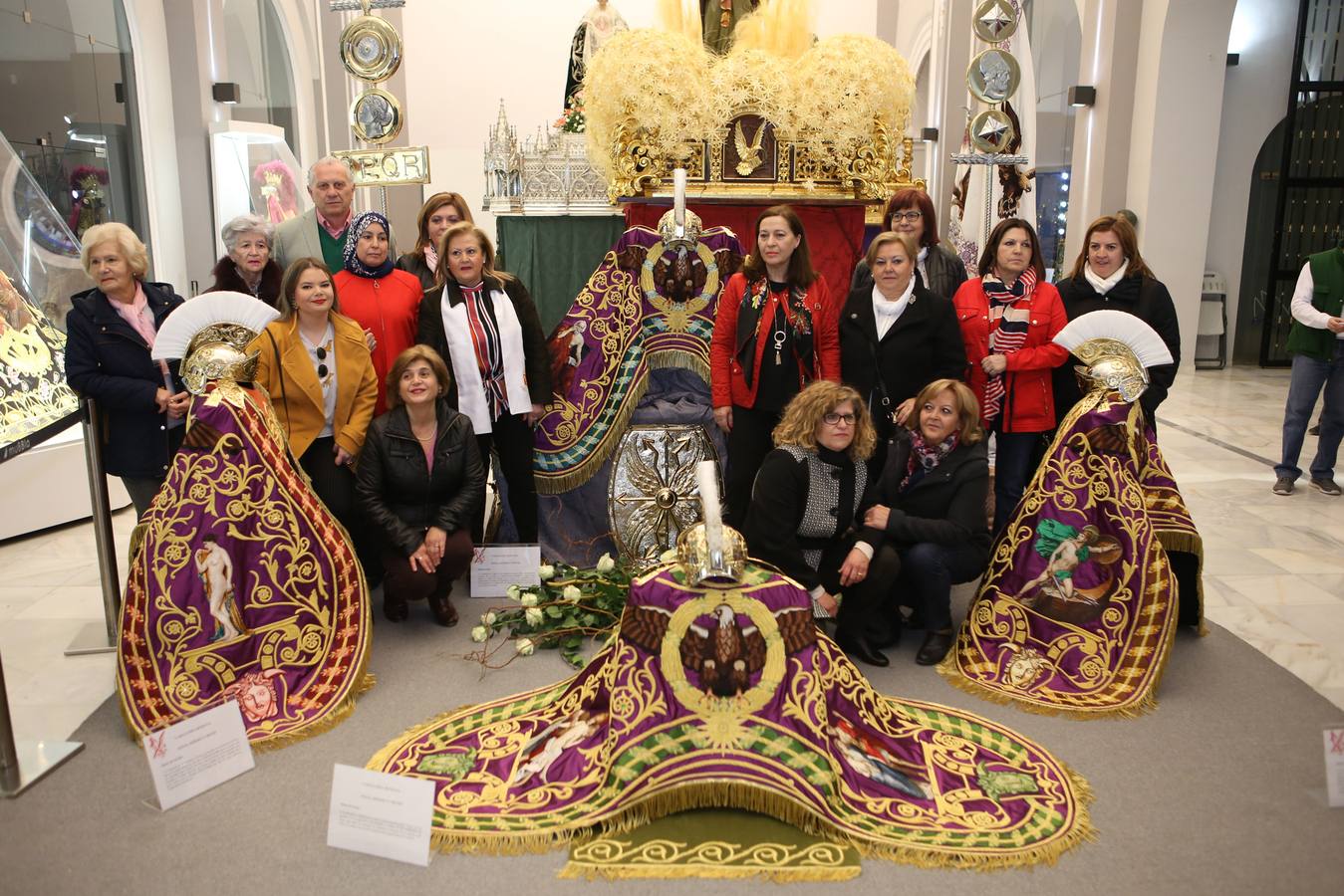 El Muy Ilustre Cabildo de Nuestra Señora la Virgen de la Amargura, Paso Blanco, presentó ayer los estrenos que la cofradía pondrá en escena en el desfile bíblico pasional del próximo Jueves Santo en Lorca