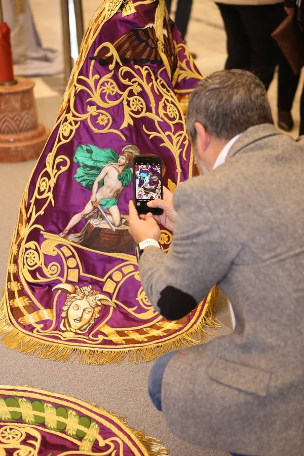 El Muy Ilustre Cabildo de Nuestra Señora la Virgen de la Amargura, Paso Blanco, presentó ayer los estrenos que la cofradía pondrá en escena en el desfile bíblico pasional del próximo Jueves Santo en Lorca