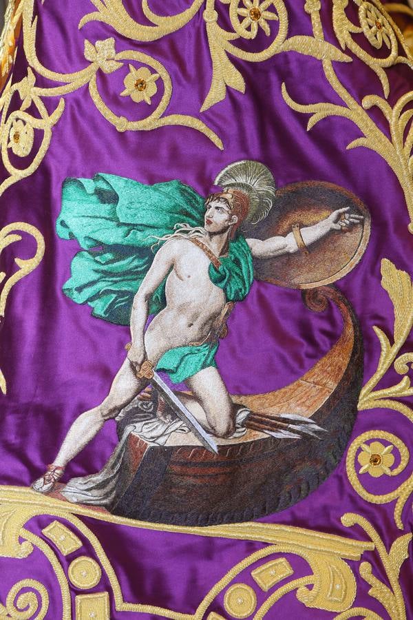 El Muy Ilustre Cabildo de Nuestra Señora la Virgen de la Amargura, Paso Blanco, presentó ayer los estrenos que la cofradía pondrá en escena en el desfile bíblico pasional del próximo Jueves Santo en Lorca