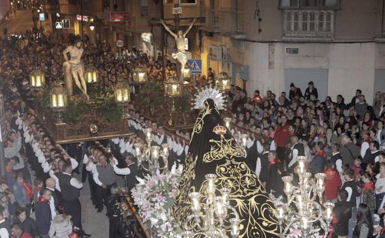 Encuentro del Santísimo Crsito de la Sangre con Nuestro Señor Jesús de la Penitencia y la Santísima Virgen de la Soledad Coronada. 