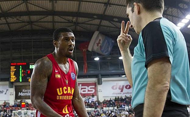 Expedientan al Karsiyaka por los incidentes ante el UCAM Murcia