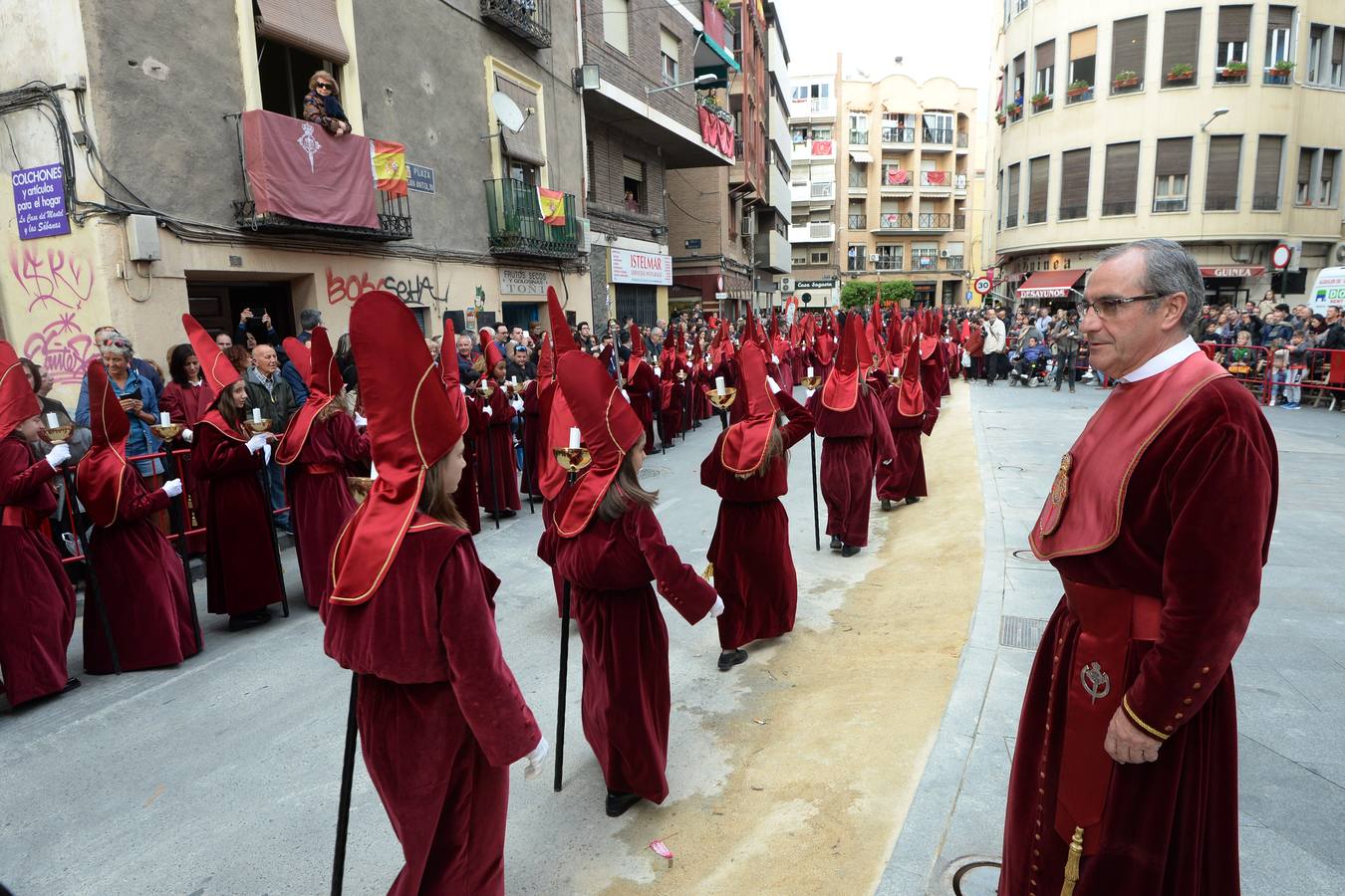 La procesión de Lunes Santo cautiva a la ciudad en su legendario cortejo desde San Antolín