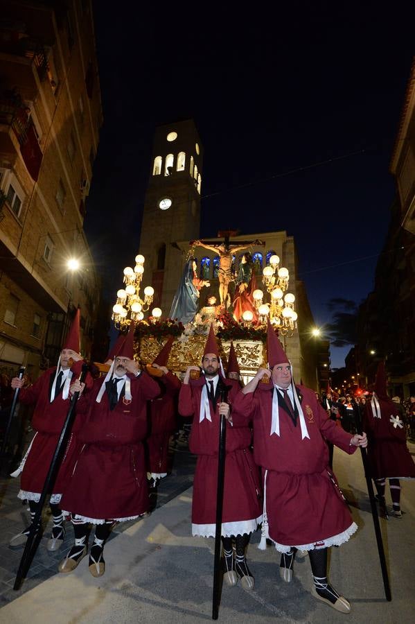 La procesión de Lunes Santo cautiva a la ciudad en su legendario cortejo desde San Antolín