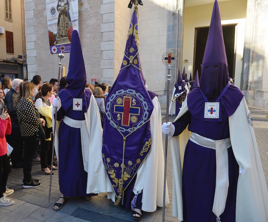 La Hermandad de Esclavos de Nuestro Padre Jesús del Rescate y María Santísima de la Esperanza transportó este Martes Santo sus tronos desde la Iglesia de San Juan Bautista de Murcia.