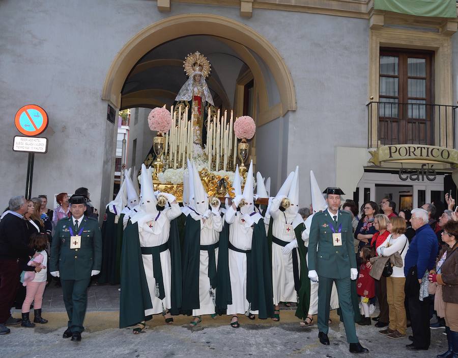 La Hermandad de Esclavos de Nuestro Padre Jesús del Rescate y María Santísima de la Esperanza transportó este Martes Santo sus tronos desde la Iglesia de San Juan Bautista de Murcia.