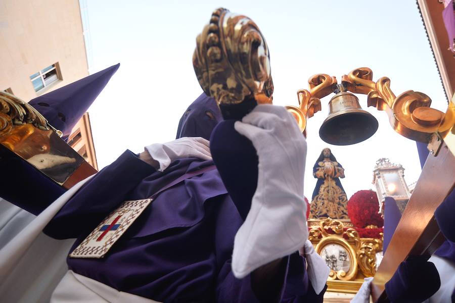 La Hermandad de Esclavos de Nuestro Padre Jesús del Rescate y María Santísima de la Esperanza transportó este Martes Santo sus tronos desde la Iglesia de San Juan Bautista de Murcia.