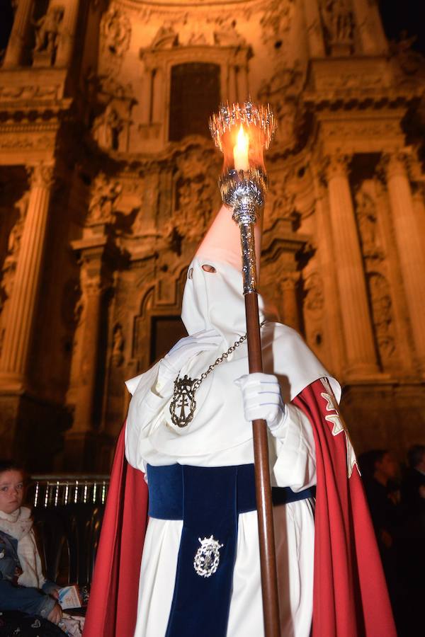 La Pontificia, Real, Hospitalaria y Primitiva Asociación del Santísimo Cristo de la Salud transportó este Martes Santo sus tronos desde la Iglesia de San Juan de Dios de Murcia.