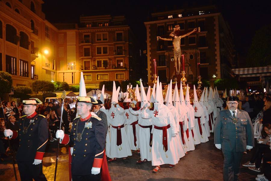 La Pontificia, Real, Hospitalaria y Primitiva Asociación del Santísimo Cristo de la Salud transportó este Martes Santo sus tronos desde la Iglesia de San Juan de Dios de Murcia.