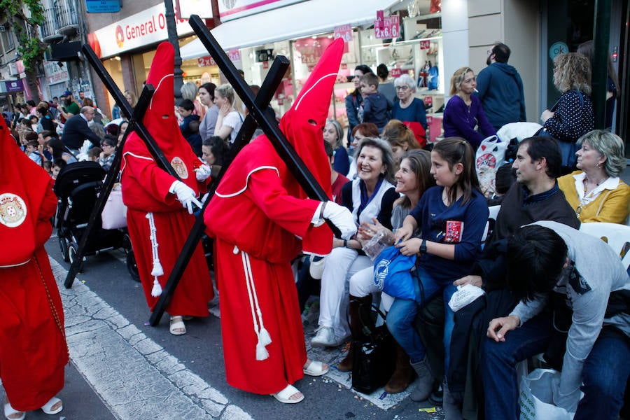 La multitudinaria procesión que partió de la parroquia de El Carmen convocó en la ciudad a miles de fieles para vibrar ante el cortejo más huertano