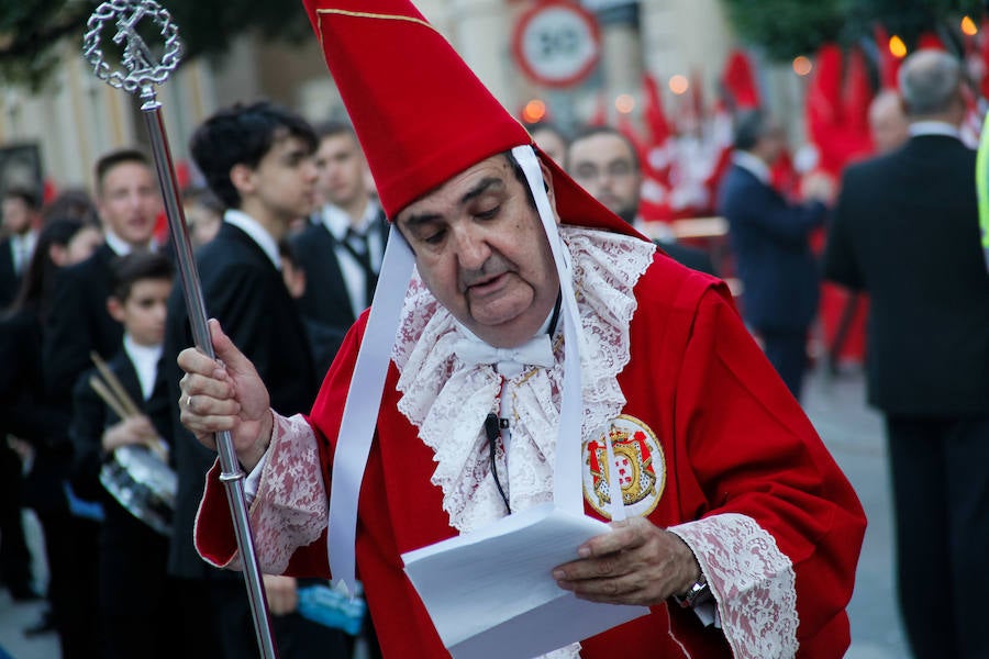 La multitudinaria procesión que partió de la parroquia de El Carmen convocó en la ciudad a miles de fieles para vibrar ante el cortejo más huertano