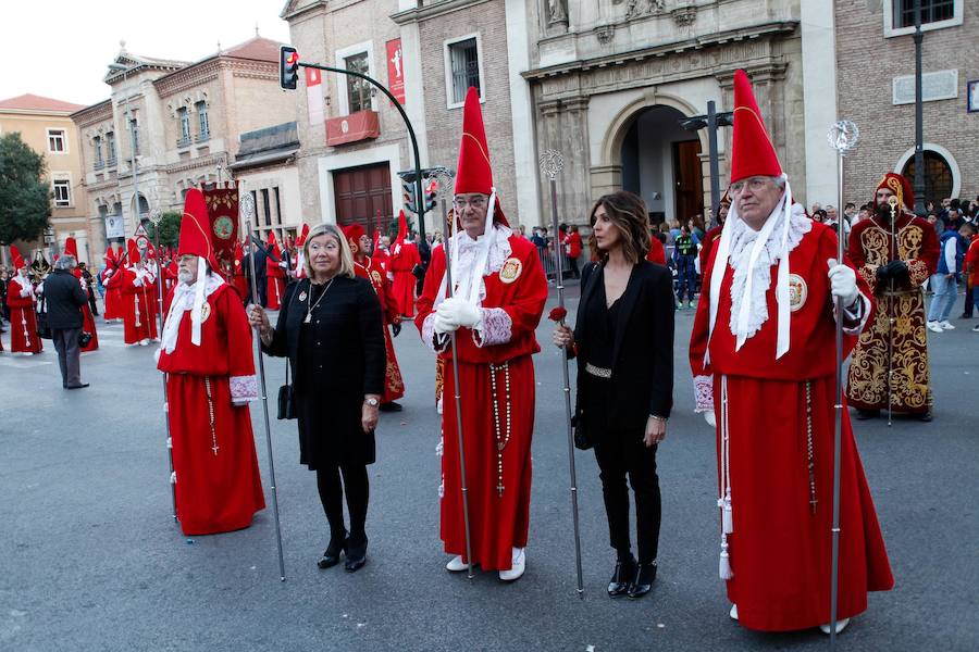 La multitudinaria procesión que partió de la parroquia de El Carmen convocó en la ciudad a miles de fieles para vibrar ante el cortejo más huertano