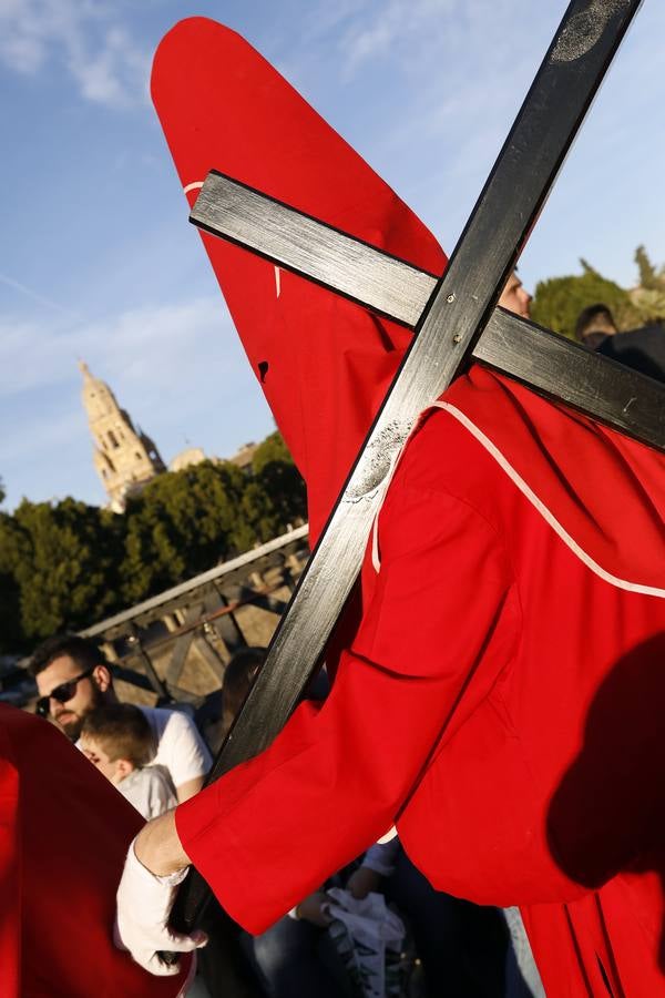 La multitudinaria procesión que partió de la parroquia de El Carmen convocó en la ciudad a miles de fieles para vibrar ante el cortejo más huertano