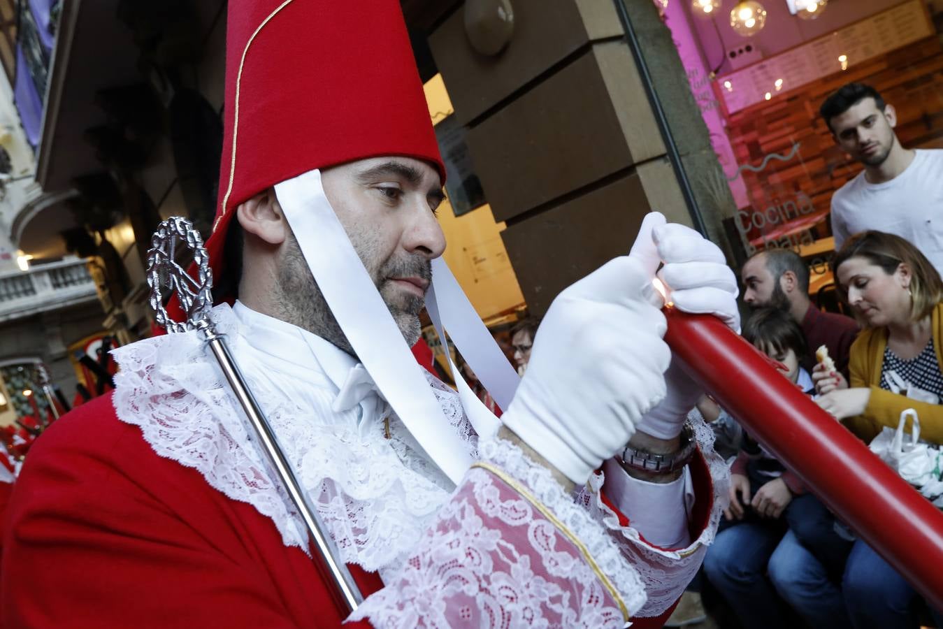 La multitudinaria procesión que partió de la parroquia de El Carmen convocó en la ciudad a miles de fieles para vibrar ante el cortejo más huertano