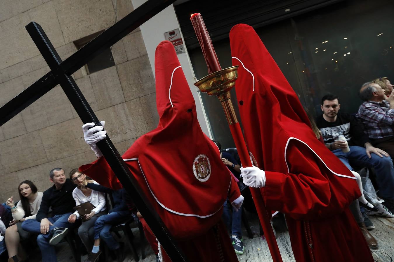 La multitudinaria procesión que partió de la parroquia de El Carmen convocó en la ciudad a miles de fieles para vibrar ante el cortejo más huertano