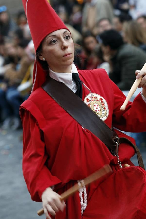 La multitudinaria procesión que partió de la parroquia de El Carmen convocó en la ciudad a miles de fieles para vibrar ante el cortejo más huertano