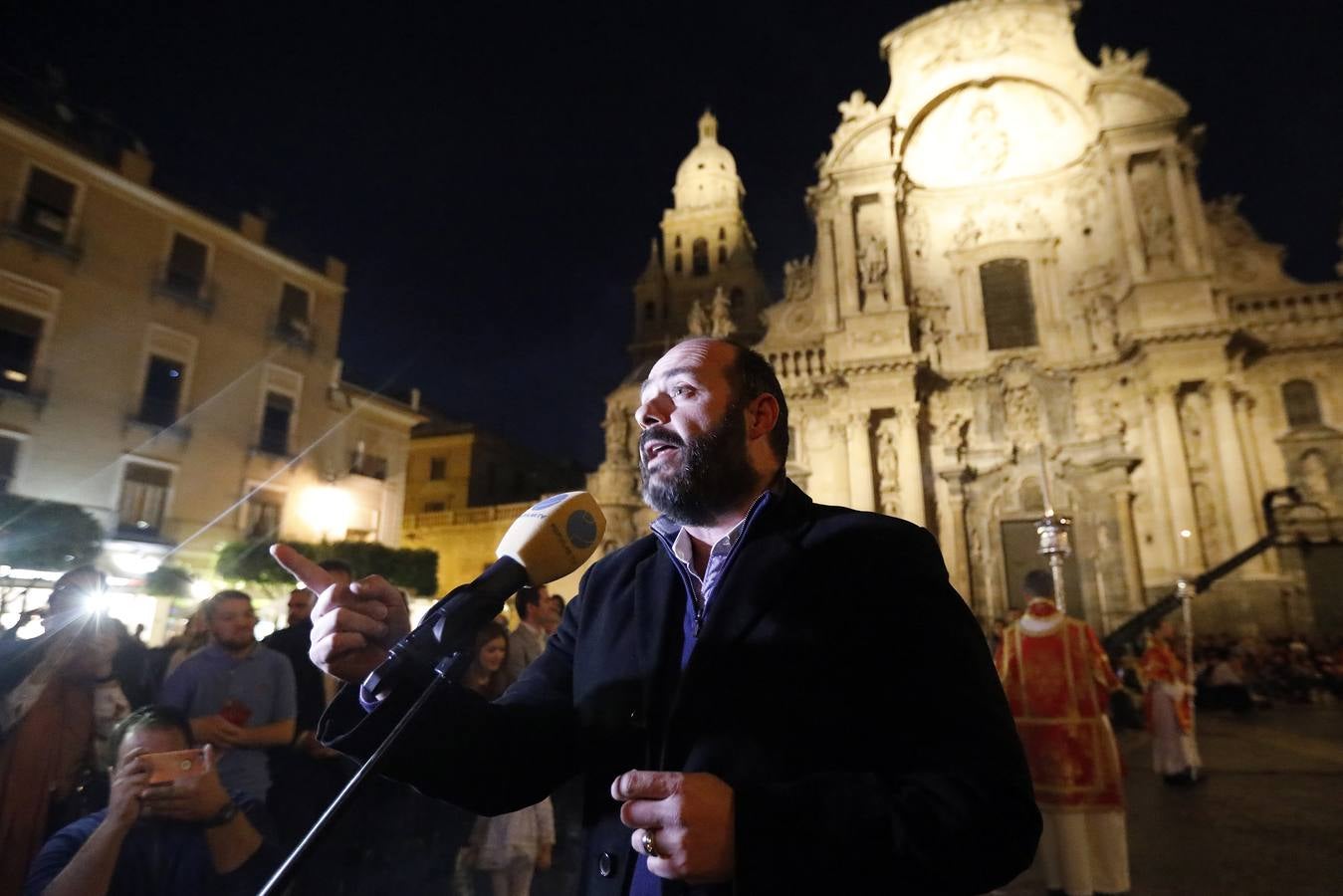 La multitudinaria procesión que partió de la parroquia de El Carmen convocó en la ciudad a miles de fieles para vibrar ante el cortejo más huertano