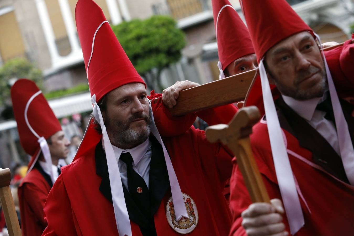 La multitudinaria procesión que partió de la parroquia de El Carmen convocó en la ciudad a miles de fieles para vibrar ante el cortejo más huertano