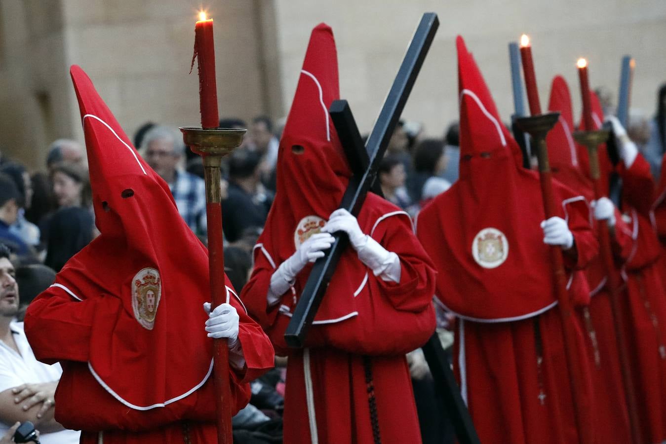 La multitudinaria procesión que partió de la parroquia de El Carmen convocó en la ciudad a miles de fieles para vibrar ante el cortejo más huertano