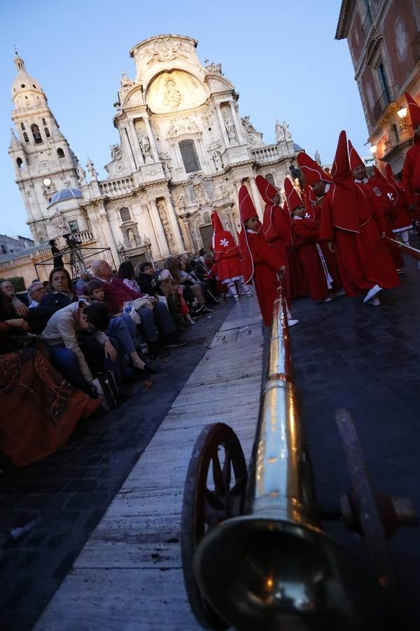 La multitudinaria procesión que partió de la parroquia de El Carmen convocó en la ciudad a miles de fieles para vibrar ante el cortejo más huertano