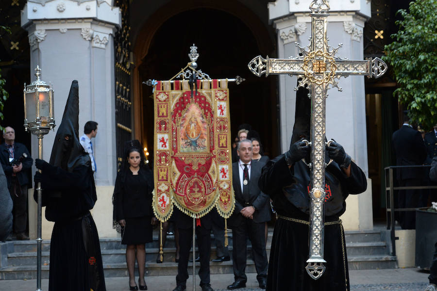 Procesionaron Los Servitas, el Santo Sepulcro y la Cofradía del Cristo de la Misericordia