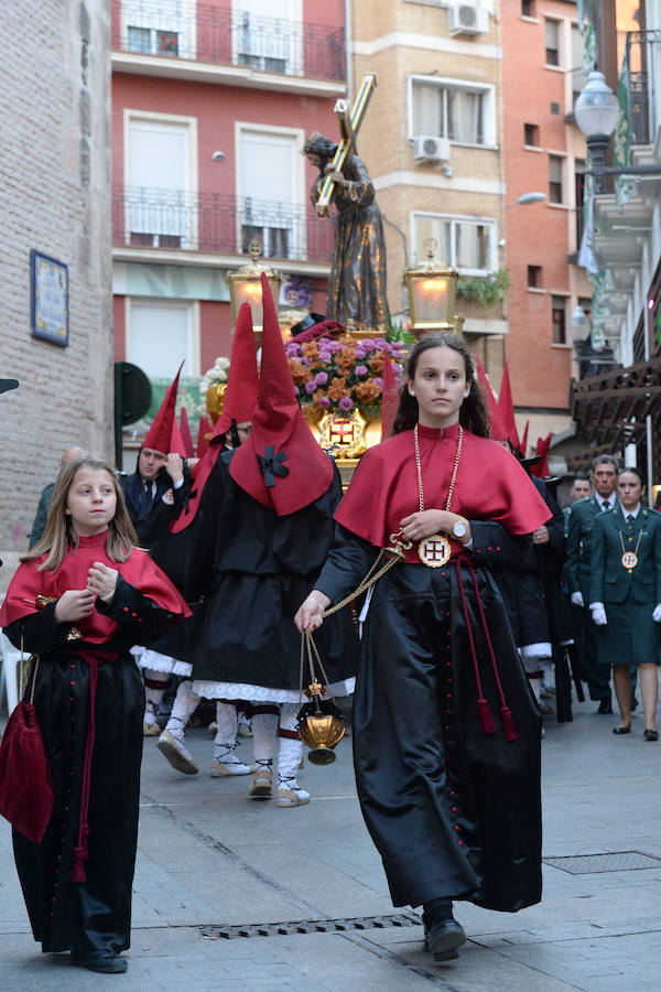 Procesionaron Los Servitas, el Santo Sepulcro y la Cofradía del Cristo de la Misericordia