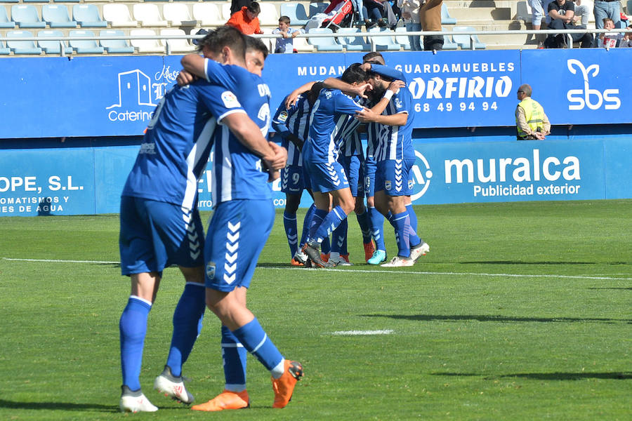 Los de Fabri se llevan el triunfo tras 16 jornadas sin vencer y dan, al fin, una pequeña alegría a su sufrida afición