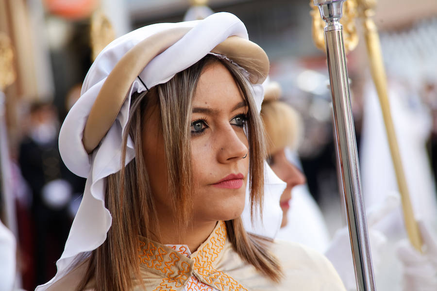 La Archicofradía del Resucitado saca once pasos a la calle en una jornada de fiesta que reúne a miles de murcianos y turistas