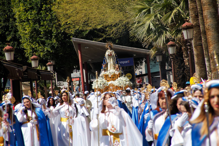 La Archicofradía del Resucitado saca once pasos a la calle en una jornada de fiesta que reúne a miles de murcianos y turistas