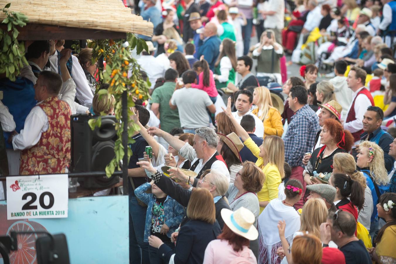 Las calles de Murcia se visten de costumbrismo en el desfile del Bando de La Huerta 2018