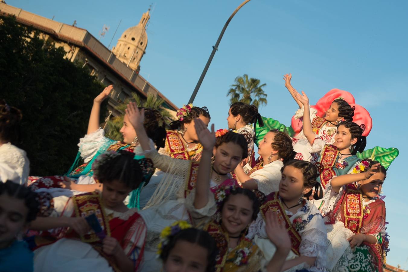 Las calles de Murcia se visten de costumbrismo en el desfile del Bando de La Huerta 2018